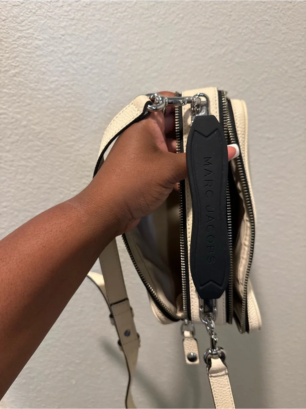 Marc Jacobs Cream Pebbled Leather Messenger Bag with Black Logo